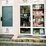 Hostel 4 Karma369 *